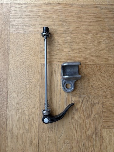 Thule chariot axle mount - axle,
