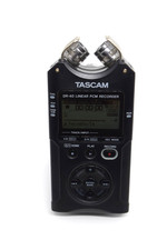TASCAM DR-40   Linear-PCM-/MP3-Recorder    Digitaler Audio Recorder