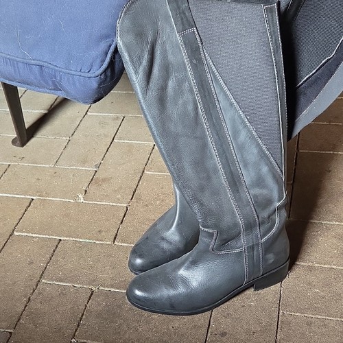 Schwarze kniehohe
