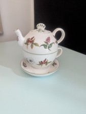 Kleine Teekanne  mit Tasse von Royal Victorian