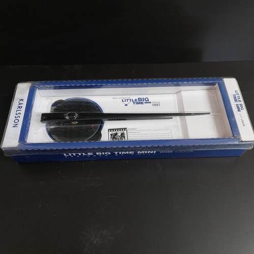 Minimalistische wanduhr mit - minimalistische,