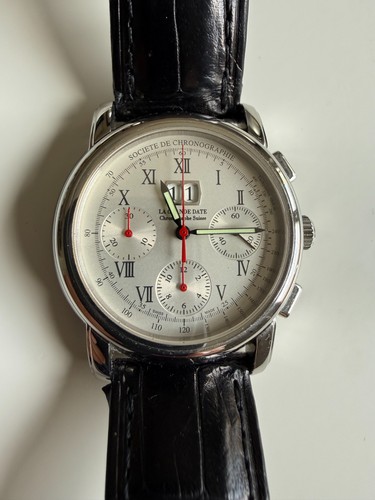 Grande date chronographe - date,,