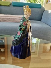 Gmundner Keramik Figur Gmundnerin mit Goldhaube Emilie Schleiss-Simandl Nr. 1123