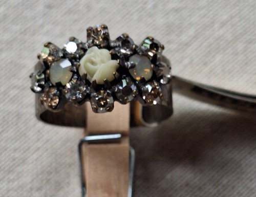 Ring konplott aus - aus, victoria