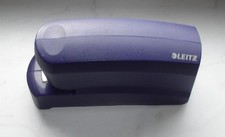 Leitz Elektrohefter 5530 in blau mit 4 Batterien AA