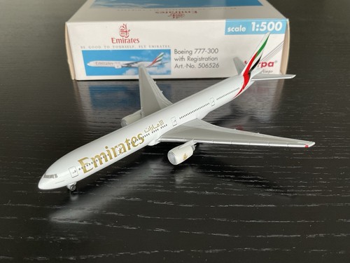 Emirates boeing 777 300 - emirates, 777-300