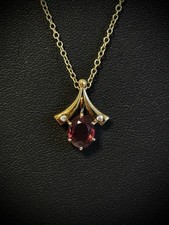 Kettenanhänger mit Rhodolith