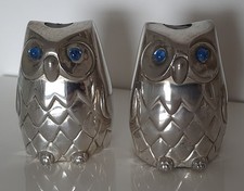 2 Eulen Salz und Pfeffer Streuer versilbert blaue Augen