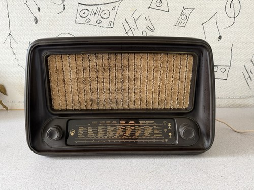 Vintage röhrenradio aus - vintage,