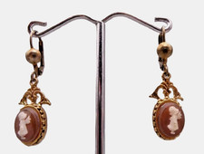 PRACHTVOLLE ENTZÜCKENDE