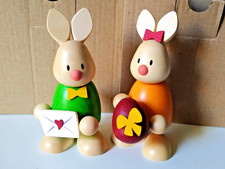 Kaninchen Max mit Liebesbrief & Kaninchen Emma mit großem Ei / Hobler Erzgebirge
