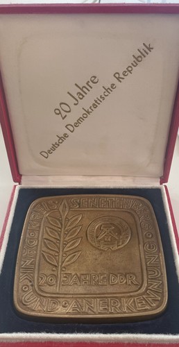 Org ddr plakette - 20, jahre