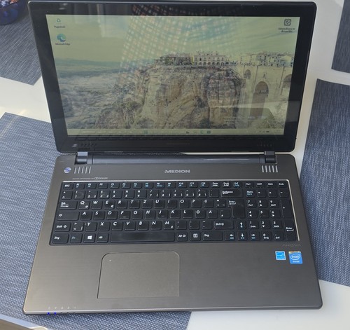 Medion akoya e6240t - medion,
