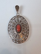 schöner ,alter Kettenanhänger ,  835 Silber mit Koralle , 5,3cm