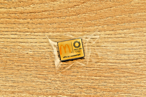 Mcdonald pin official - pin, "official