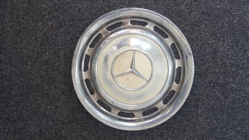 Mercedes eine weiße radkappen - mercedes,