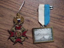 zwei alte Faschingsorden einer von 1953