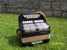 Akkordeon Hohner OUVERTÜRE V C/F  5 Chöre diatonic