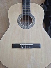 Gitarre mit Tasche und