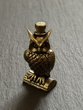 Eule mit Zylinder | Messing Figur | Sitzend auf Ast | Deko Tierfigur Metall