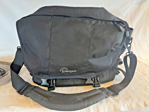 Lowepro stealth reporter - stealth, 650