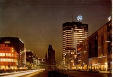 Postkarte :  BERLIN  - Gedächtniskirche und EUROPA Center bei Nacht
