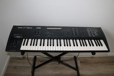 Yamaha V50 Digital Sythesizer