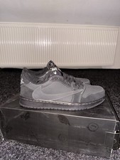 Jordan 1 Low Travis Scott