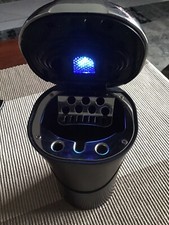 Neuwertiger Auto Aschenbecher mit Deckel und Beleuchtung