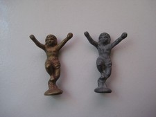 2 kleine antike Metall Figuren / Skulpturen aus Sammlung