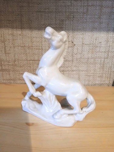 Porzellan figur steigendes - porzellan,
