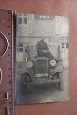 tolles altes Foto  Mann sitzt auf Oldtimer LKW Org. Todt - Frankreich Amis (2)