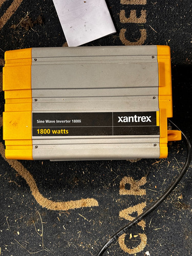 Xantrex 1800i 12v - 12v, reiner