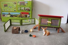 Schleich Hasenstall mit Auslauf, Hasenbabys, Futter, Trinkflasche