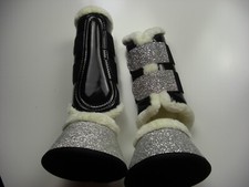 Dressur Gamaschen Hufschoner Hufglocken als Set mit Klettverschluss Kunstfell