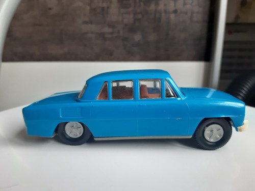 Skoda s100 plastik - skoda,