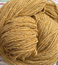 100% Schafwolle Strickgarn gefärbt Dijongelb hellgelb N3  (30,00€/1kg)