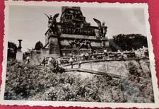 Rüdesheim Niederwalddenkmal Engel mit Schwert Personen Touristen Altes Foto 