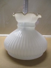 Lampenschirm antik weiß Glas Glasschirm kegelförmig Milchglas matt Jugendstil.