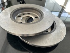 2 Bremsscheiben für Citroen C15 Saxo ZX Peugeot 205 II 106 II vorne 247mm voll