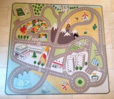 Spieleteppich, Kinderteppich (ca. 140x133cm) mit Straßennetz