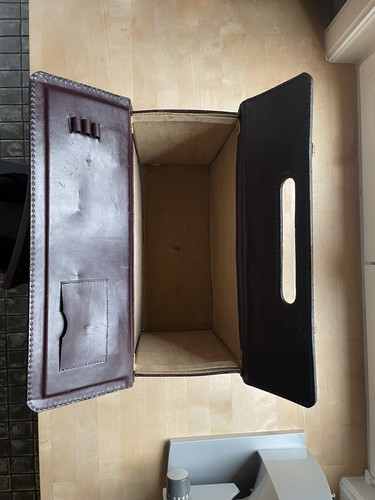 Geräumiger aktenkoffer 2 - aktenkoffer, f.