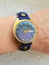 Eine vintage Slava Uhr in