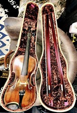 Antike Geige 4/4 mit Koffer und zwei Bögen in sehr gutem Zustand, schöner Klang!