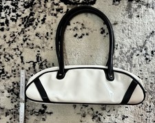 Damentasche Baguette Stil