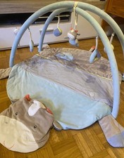 Solini Spielbogen Kälbchen mit 3D-Activity-Decke Baby neu