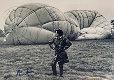 Christo Javacheff signiert