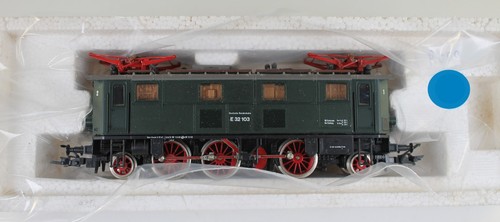 Roco 4145 elektrolokomotive - 4145, a