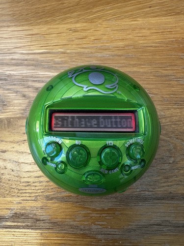 Radica 20q electronic - 20q, handheld