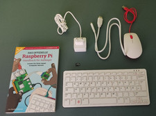 Raspberry Pi 400 Kit Komplettset Tastatur PC + Zubehör, kaum genutzt
